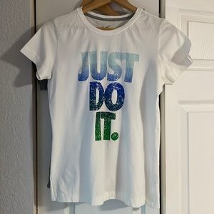 Nike womens slim fit tshirt large